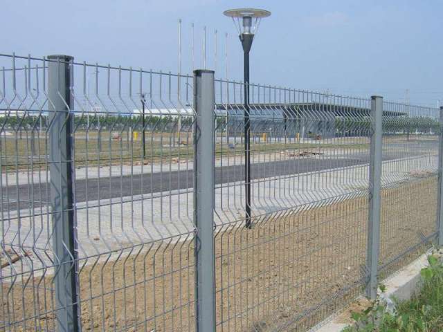 Welded Wire Mesh Fence