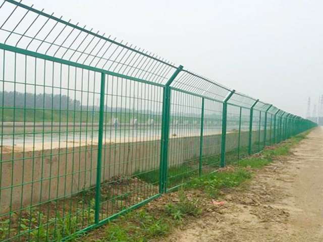 Frame Fence