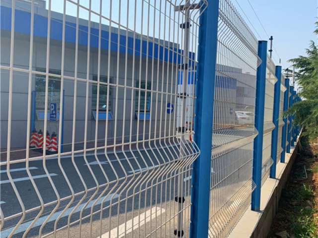 Welded Wire Mesh Fence