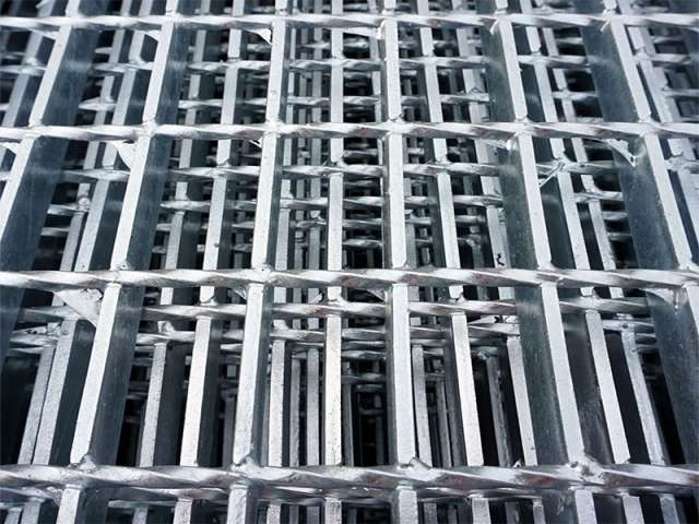 Heavy Duty Steel Grating