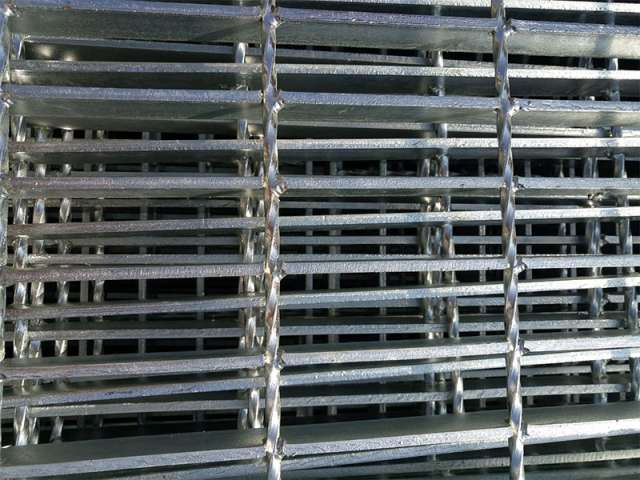 Heavy Duty Steel Grating