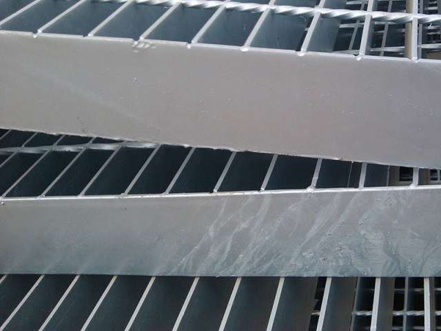 Heavy Duty Steel Grating