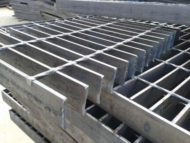 Heavy Duty Steel Grating