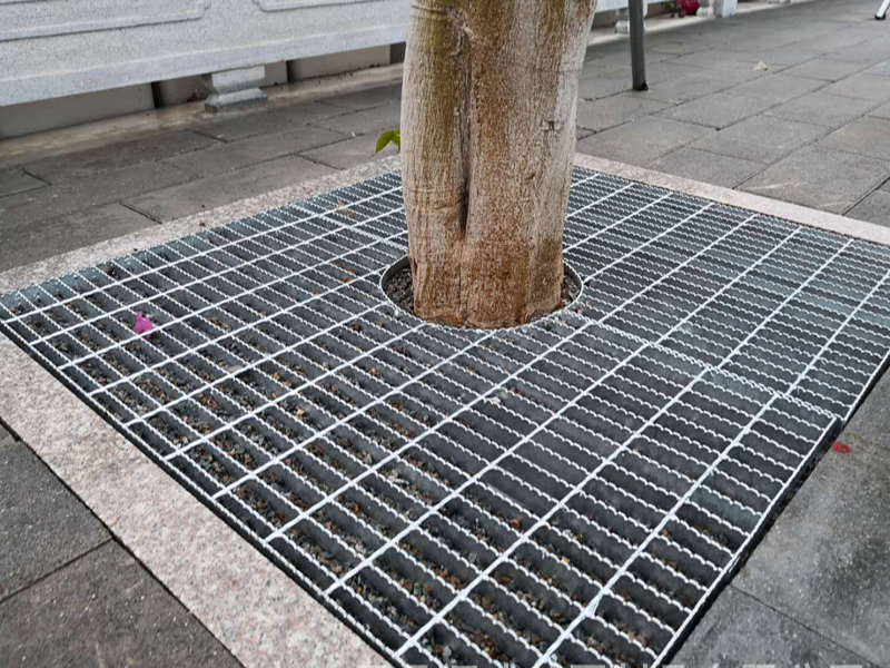 Alien Steel Grating