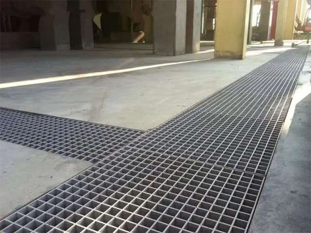 Platform steel grating