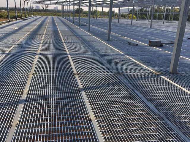 Platform steel grating