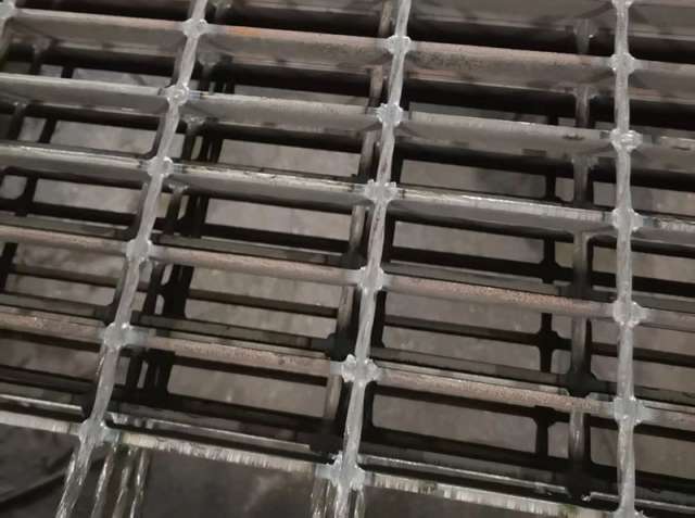 Pressure Welded Steel Grating