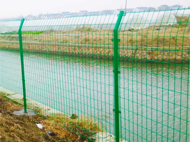 Bilateral Wire Guardrail